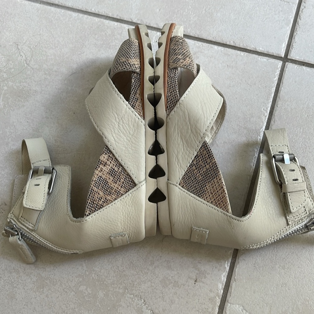Sorel Joanie II wedge ankle strap snake sandals size 8 - Picture 10 of 12